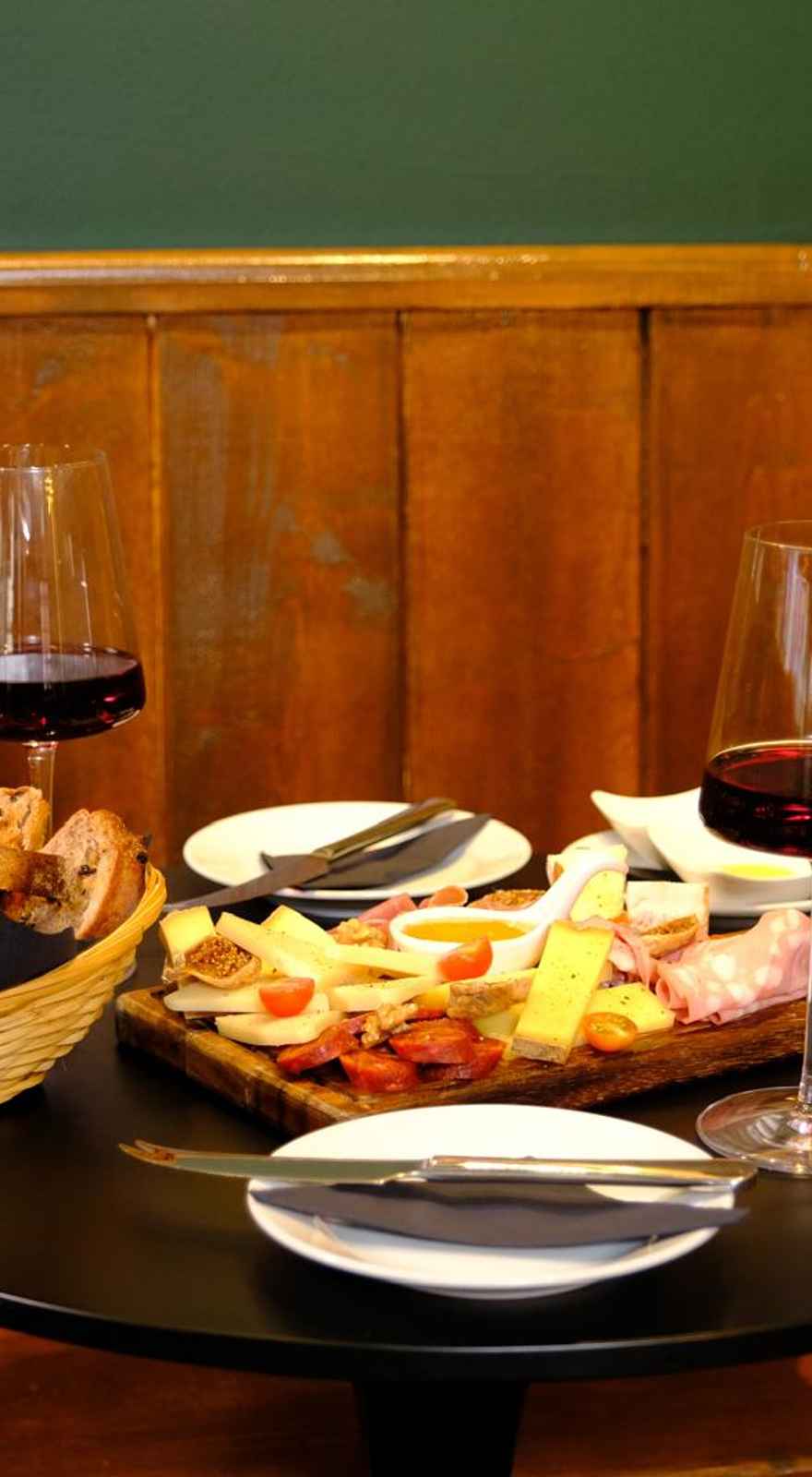 Clémence Cocktail & Champagne Bar